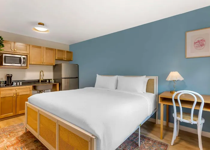 The Kennedy Tucson, Surestay Collection By Western
