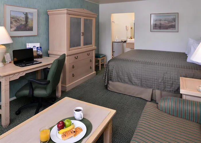 The Kennedy Tucson, Surestay Collection By Western 2*